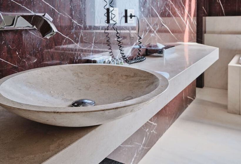 غرفة قياسية, Monopol