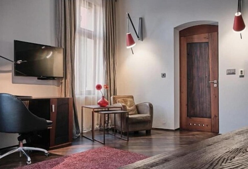 غرفة قياسية, Monopol