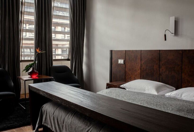 غرفة قياسية, Monopol