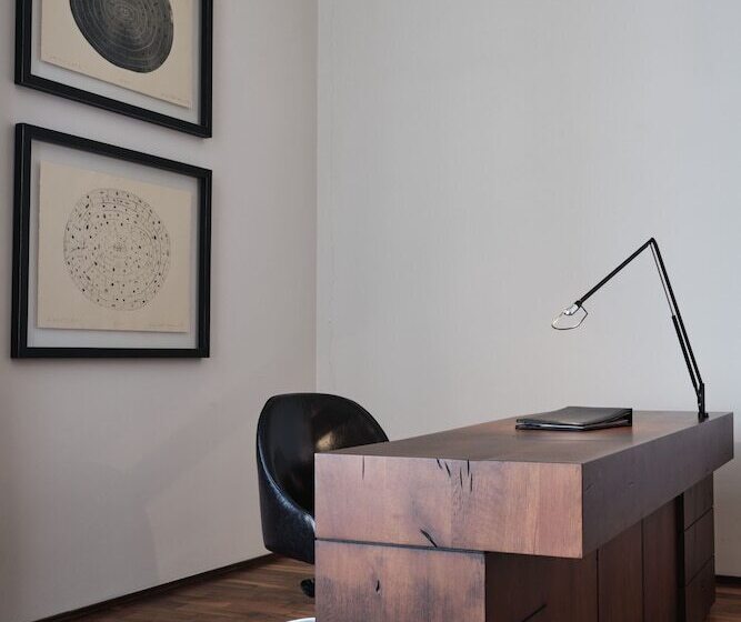 جناح ديلوكس, Monopol