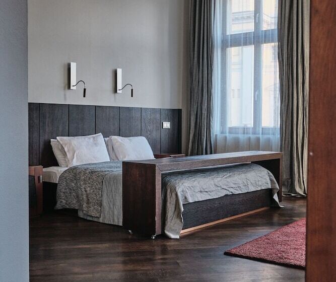 غرفة قياسية, Monopol