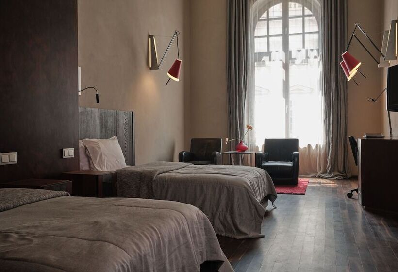 غرفة قياسية, Monopol