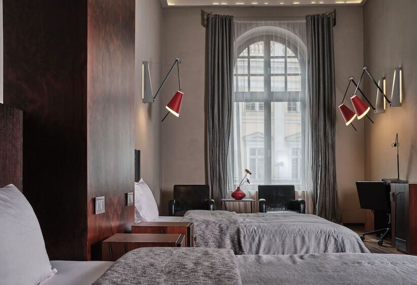Quarto Estandar, Monopol