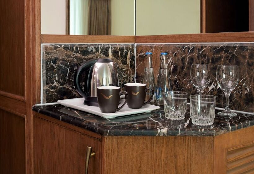 اتاق لوکس, Mövenpick Hotel Karachi