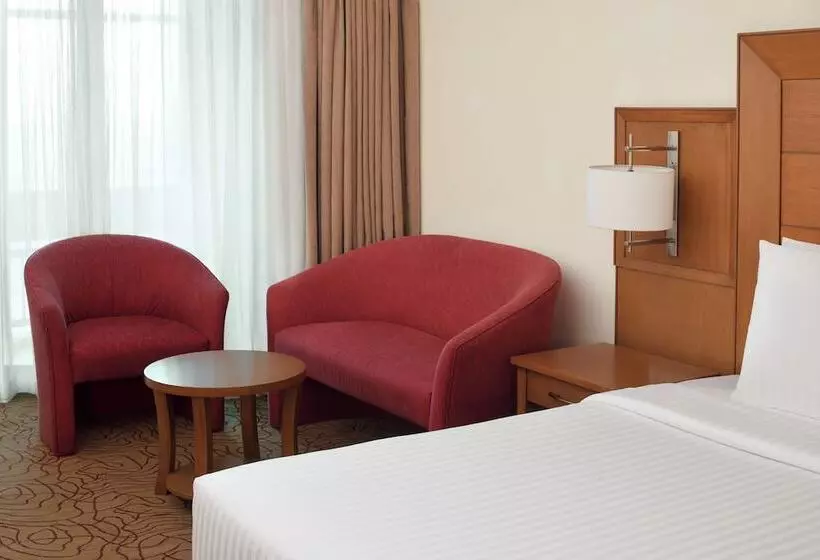 デラックスルーム, Mövenpick Hotel Karachi
