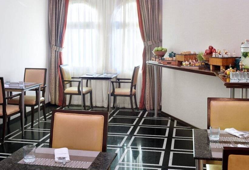 اتاق اجرایی, Mövenpick Hotel Karachi