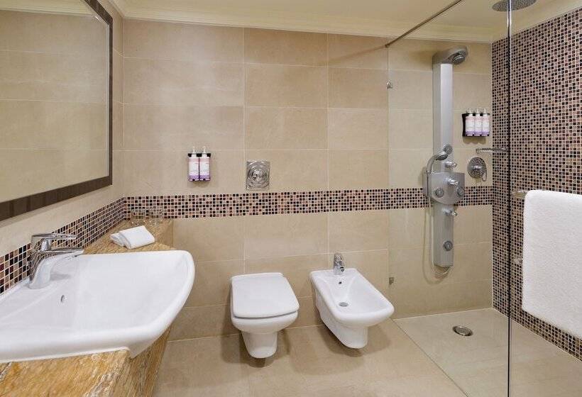 سوییت, Mövenpick Hotel Karachi