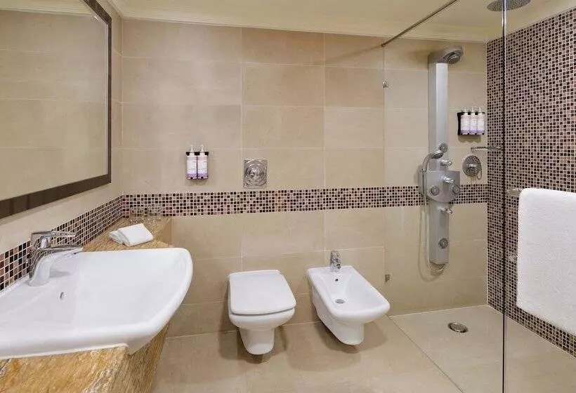 スイート, Mövenpick Hotel Karachi
