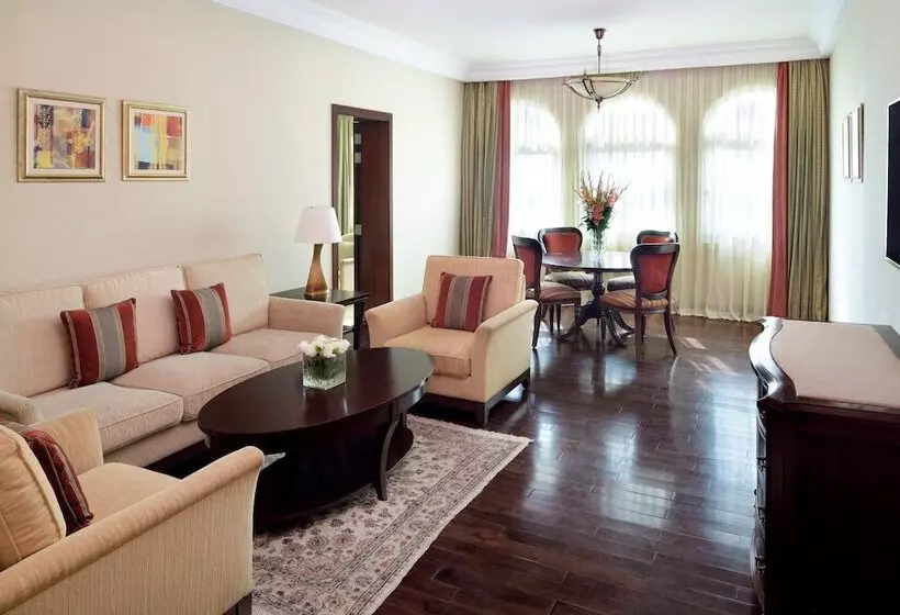 スイート, Mövenpick Hotel Karachi