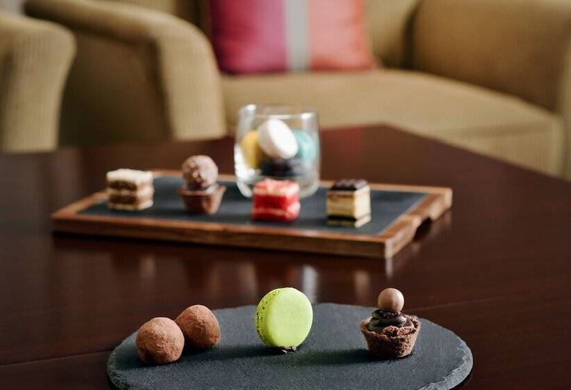 سوییت, Mövenpick Hotel Karachi