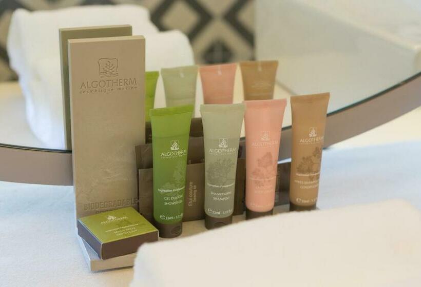 חדר סופריור, Ozadi Tavira