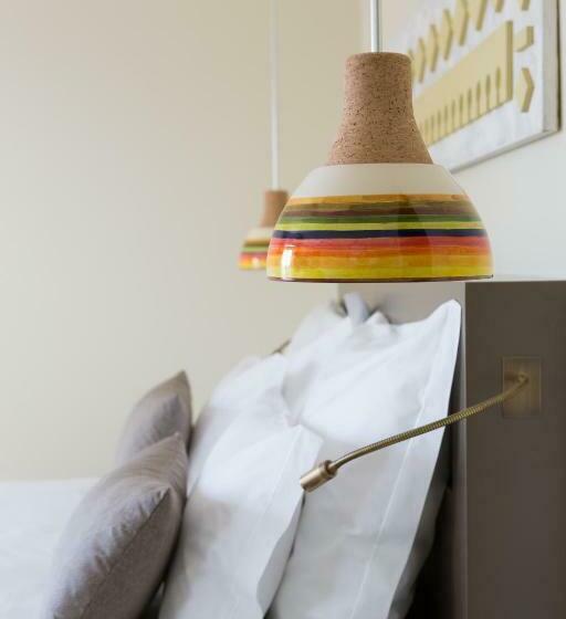 חדר סופריור לשלושה, Ozadi Tavira