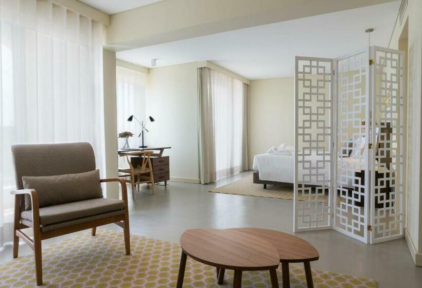 סוויטה, Ozadi Tavira