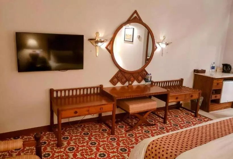 Pokój Deluxe, Quetta Serena