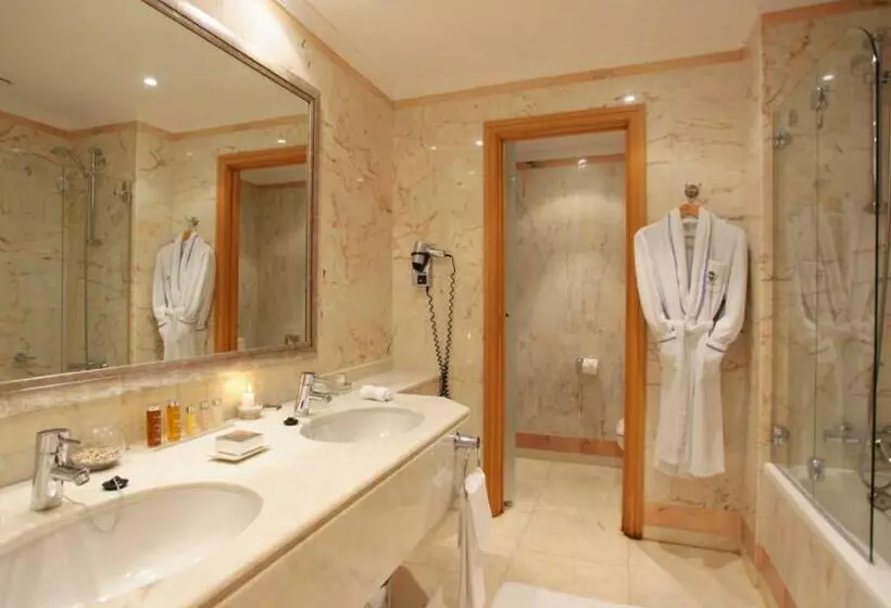 اتاق اساندارد با چشم‌انداز جانبی به دریا, Quinta Do Lago