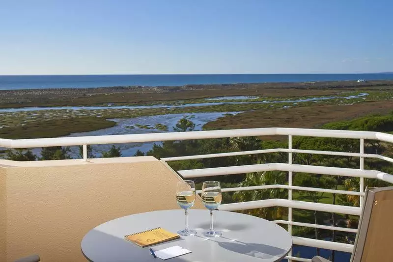 اتاق اساندارد با چشم‌انداز جانبی به دریا, Quinta Do Lago