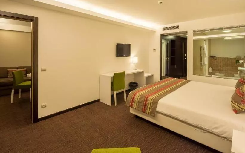 سوییت سوپریور, Steyler Fatima Hotel & Congress