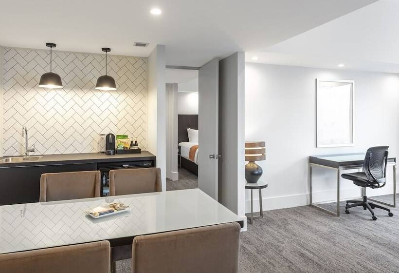 스위트, James Cook Hotel Grand Chancellor