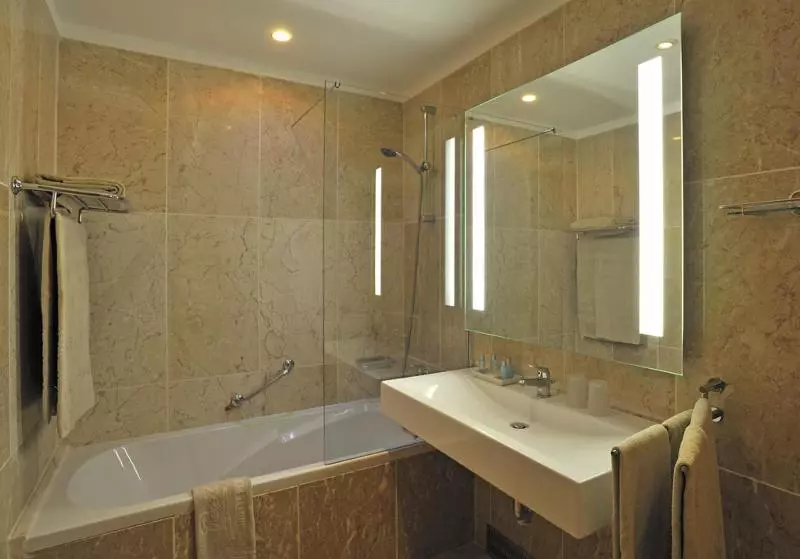 اتاق اساندارد با چشم‌انداز جانبی به دریا, Pestana Viking Beach & Spa Resort