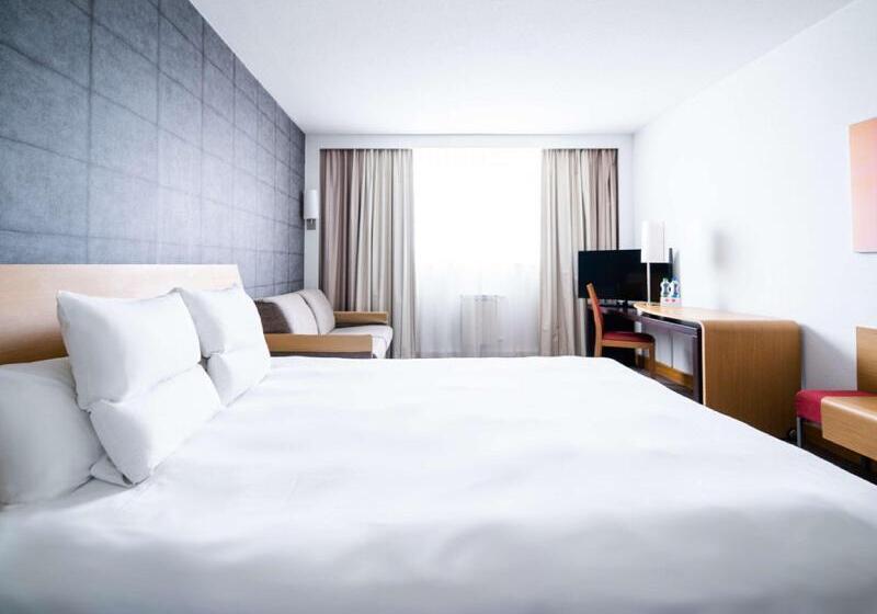 Номер Superior, Novotel Krakow City West