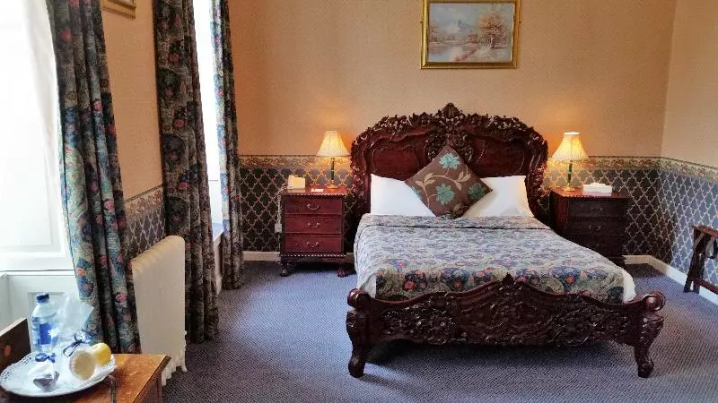 Standard Kolmen Hengen Huone, Ariston Hotell