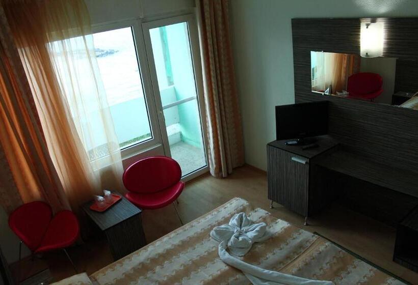 스탠다드 룸, Capitol