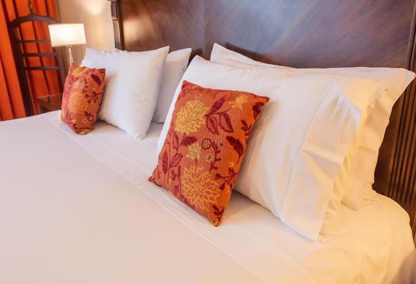 اتاق اجرایی, Casino Acaray