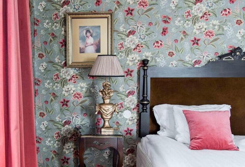 Номер Executive, Eggers