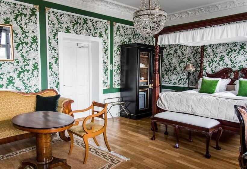 Номер Executive, Eggers