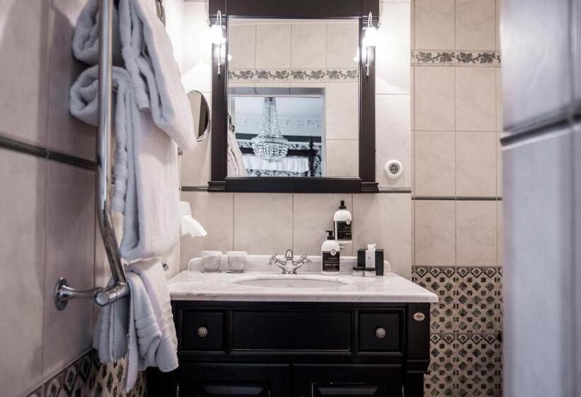 Номер Executive, Eggers