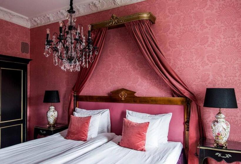 Номер Executive, Eggers