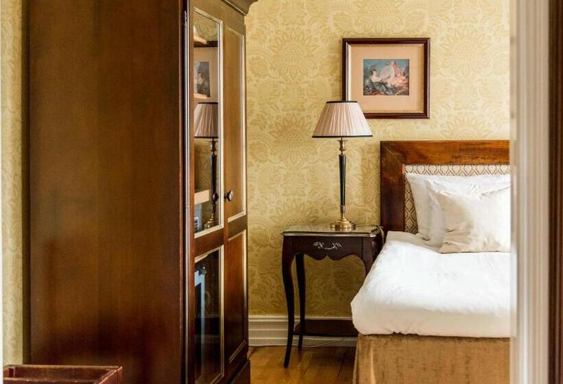 Номер Executive, Eggers