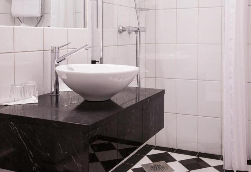 Классический Номер, Eggers