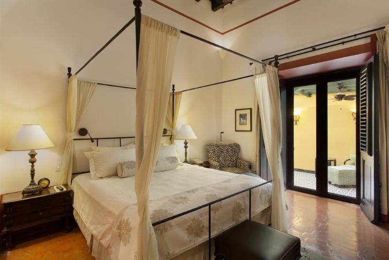 سوییت جونیور, El Convento