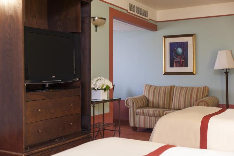 سوییت جونیور, El Convento