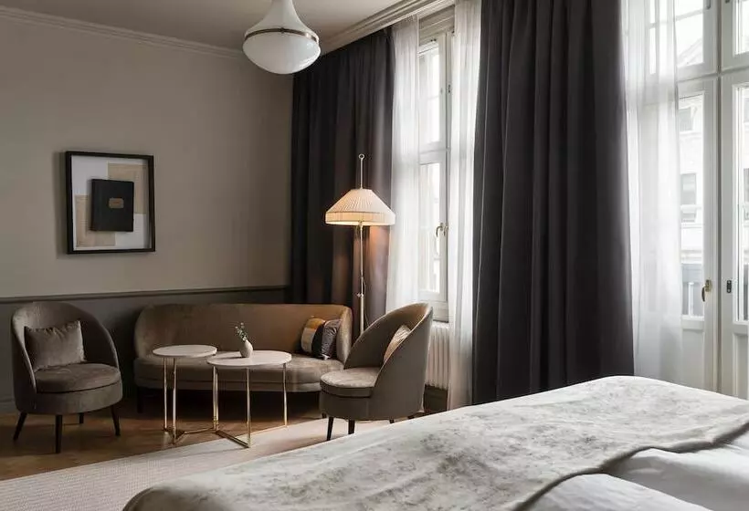 デラックスルーム, Elite Hotel Savoy