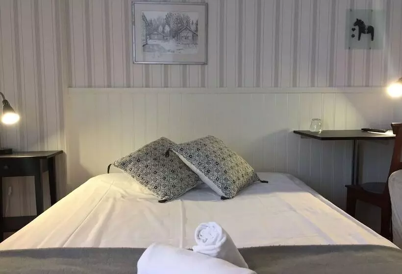 Standard Yhden Hengen Huone, L Klockargården