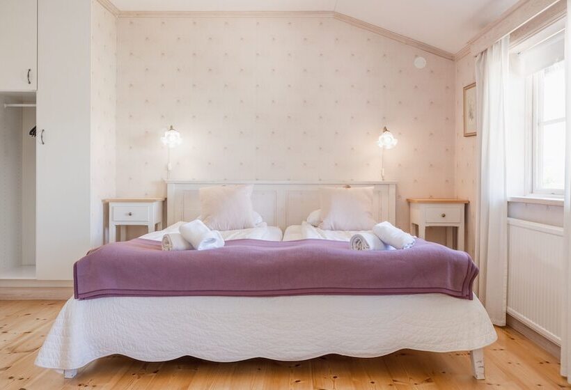 غرفة قياسية, L Klockargården