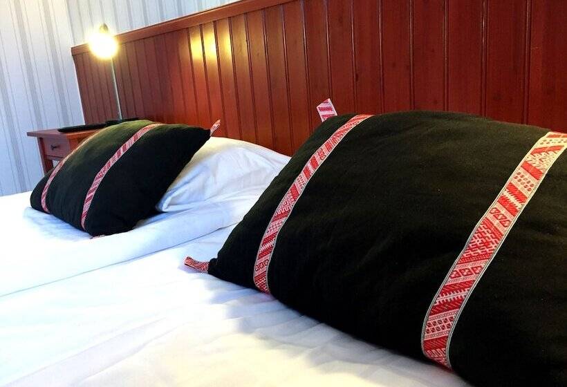 غرفة قياسية, L Klockargården