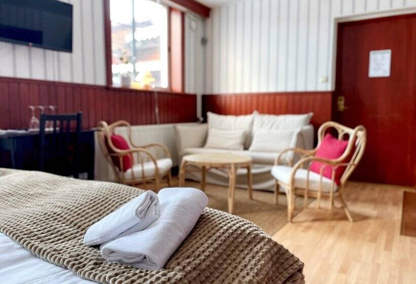 غرفة عائلية, L Klockargården