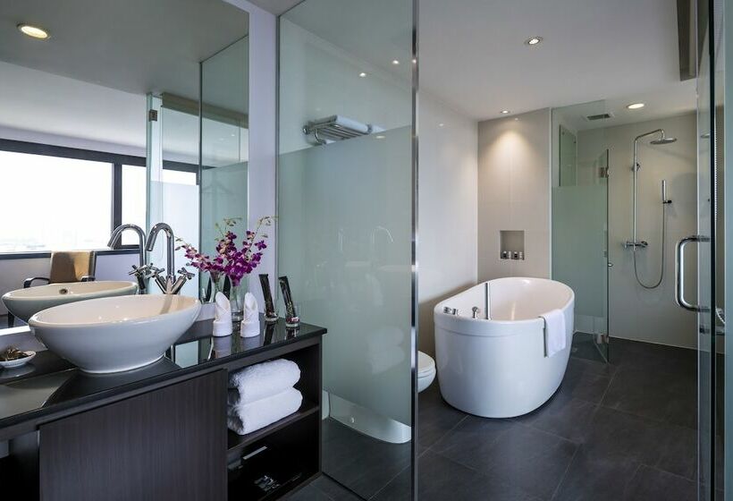 سوییت اجرایی, Furama City Centre