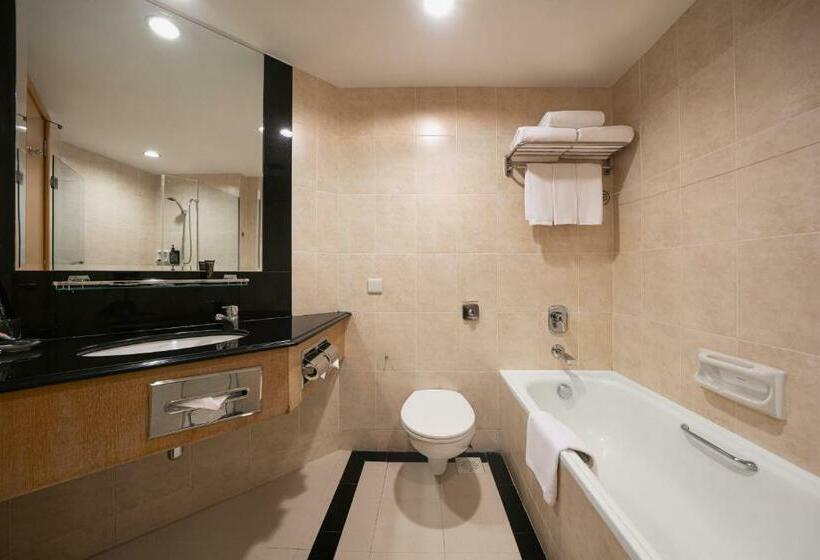 اتاق خانوادگی, Furama City Centre