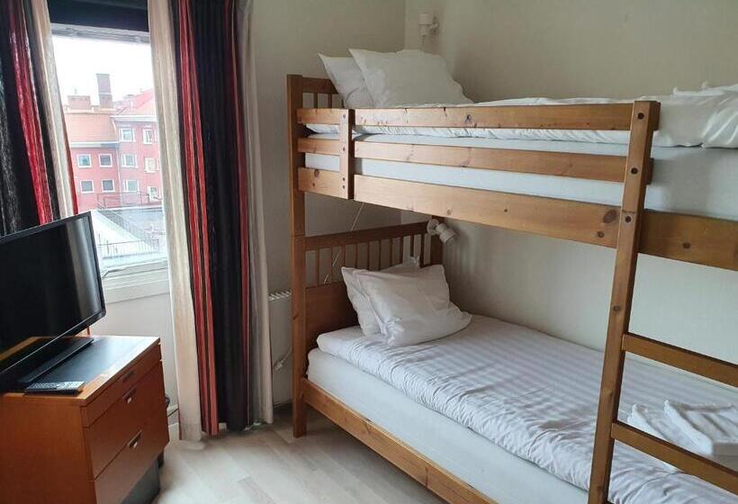 4인용 스탠다드 룸, Saga Hotell