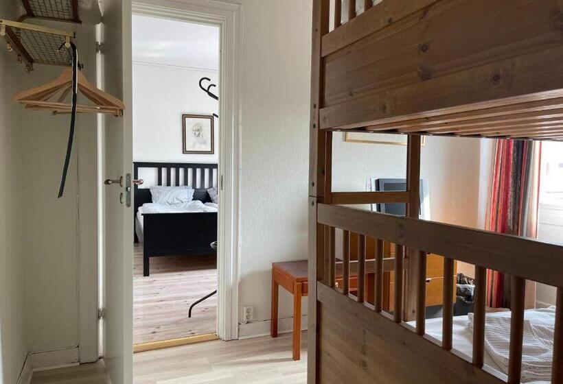 4인용 스탠다드 룸, Saga Hotell