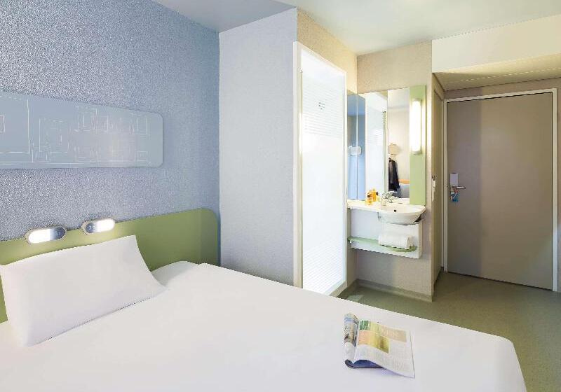 اتاق کلاب, Pan Pacific Orchard