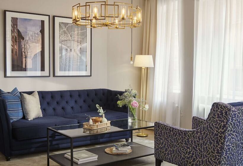 スイート, Reisen, In The Unbound Collection By Hyatt