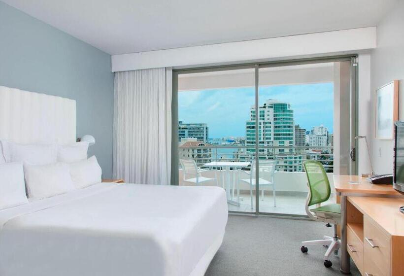 Standard Room King Size Bed, La Concha Renaissance San Juan Resort