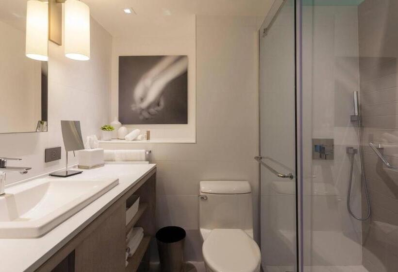 Standard Room King Bed Adapted for people with reduced mobility, La Concha Renaissance San Juan Resort