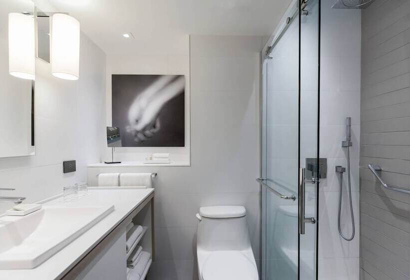 Standard Room 2 Double Beds, La Concha Renaissance San Juan Resort