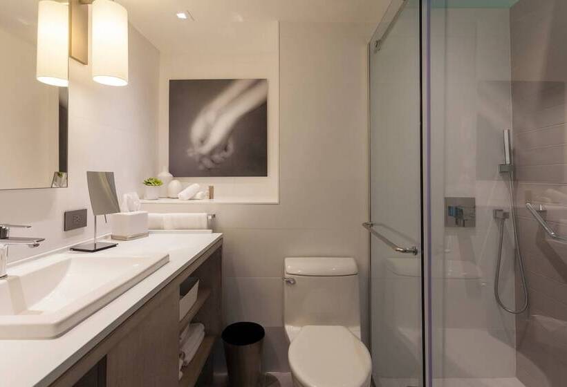 Standard Room 2 Double Beds, La Concha Renaissance San Juan Resort